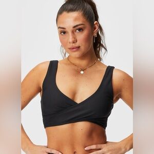 Fabletics | Low Impact Black Wrap Sports Bra in Large